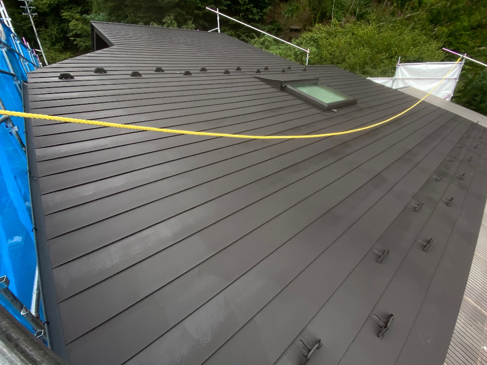 諏訪市一文字葺き屋根塗装工程2-3