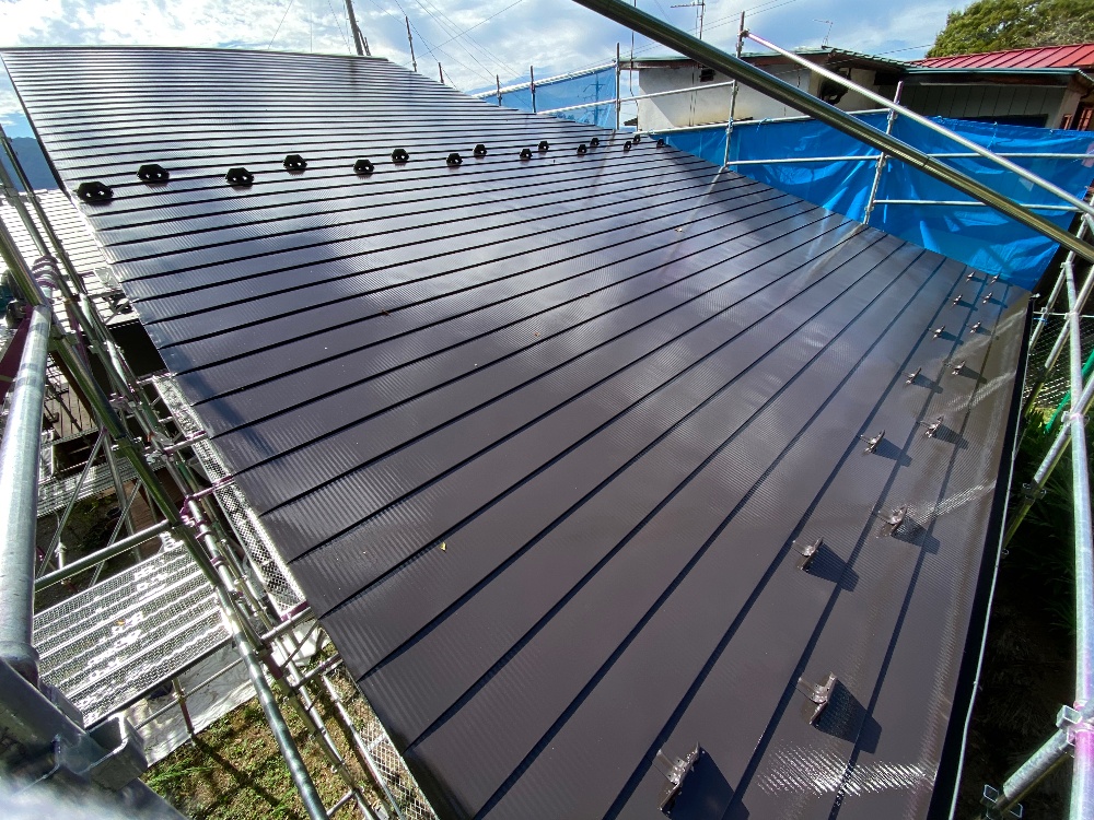 諏訪市一文字葺き屋根塗装工程2-4