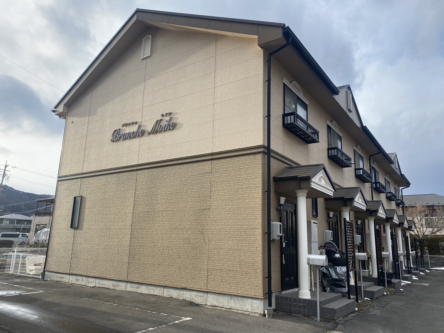 諏訪市　アパート全塗装工事　施工前