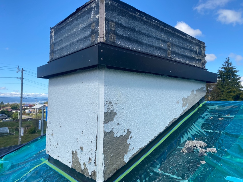 工程1-2 施工前の飾り煙突外壁の劣化詳細