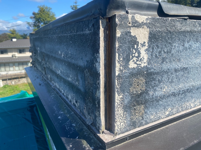 工程1-4 プライマー塗布後のシーリング打ち込み