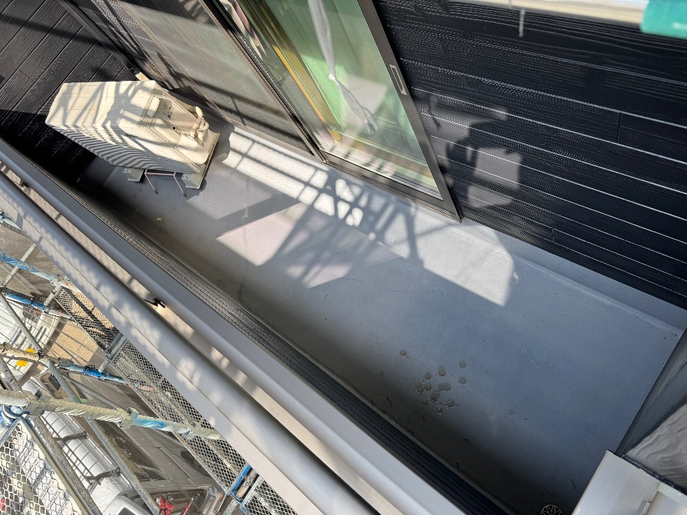 工程4-3 ベランダトップコート塗装