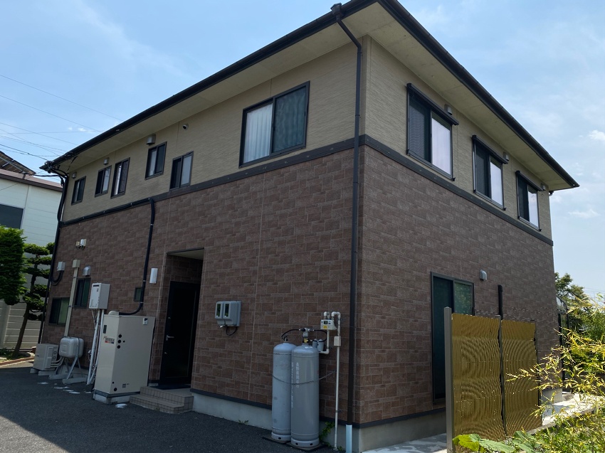 工程1-2 施工前の外壁劣化・コケ付着状況