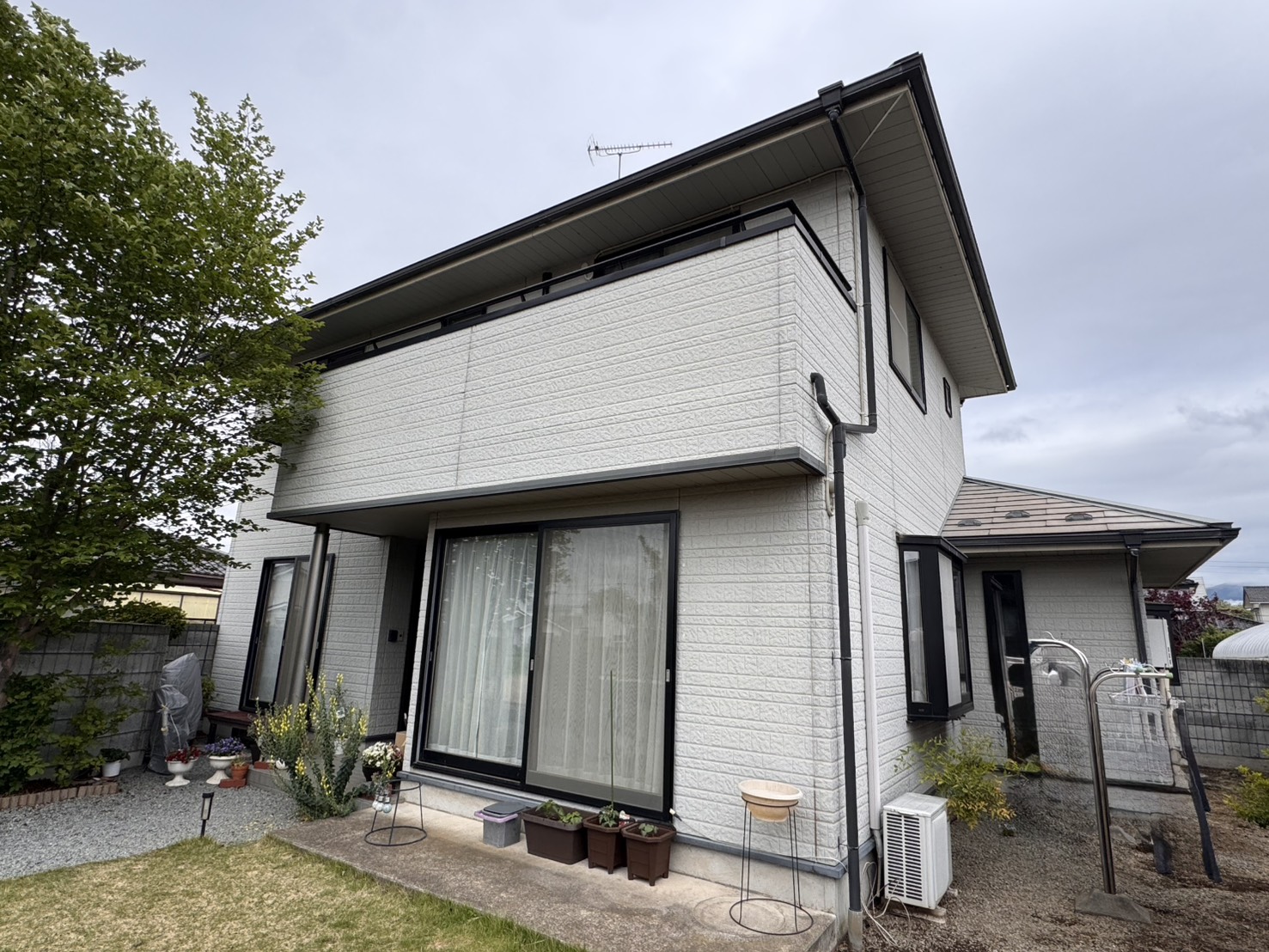 佐久市 O様邸 全塗装工事 施工前の屋根状態